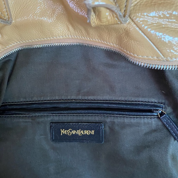 Authentic YSL Easy Bag Patent Leather - Picture 4 of 16